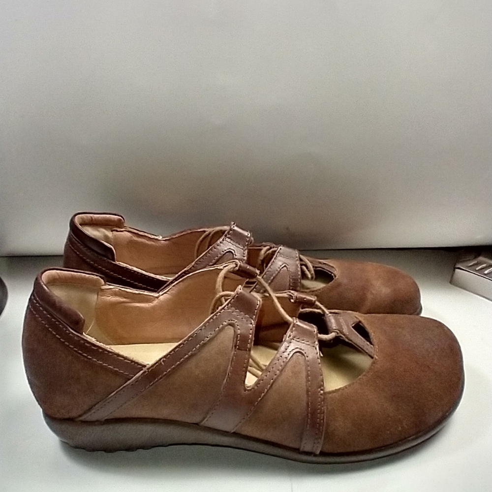 Naot Timu Suede Mary Jane w/ Lace Up Flats Women's sz 8(39)